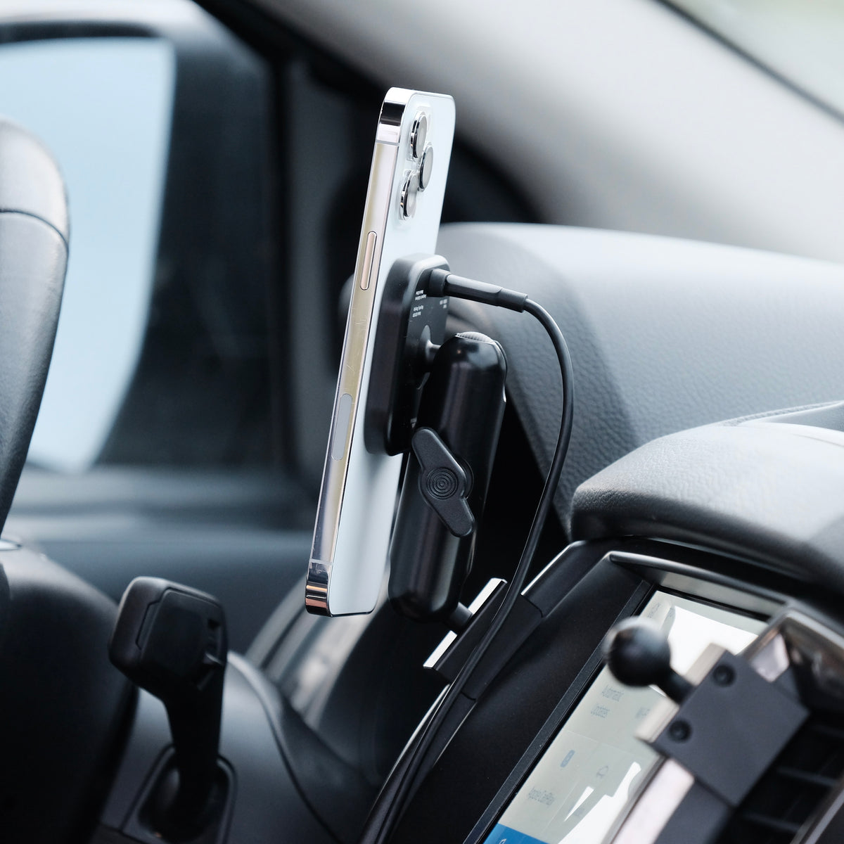 Ford Ranger | Everest 2015-2021 MagSafe-compatible Phone Mount