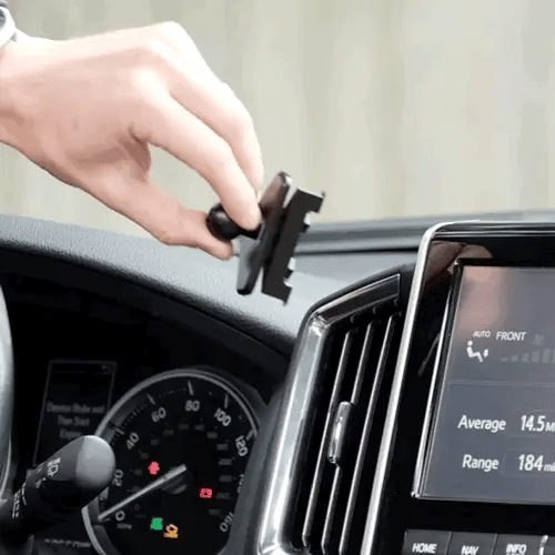 Toyota Land Cruiser 200 2016-2021 MagSafe-compatible Phone Mount